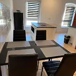 アパート Altbauapartment In Wassernaehe Und Magenta Tv *