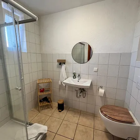 Altbauapartment In Wassernähe Und Magenta Tv Apartment *