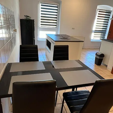 Apartment Altbauapartment In Wassernaehe Und Magenta Tv *