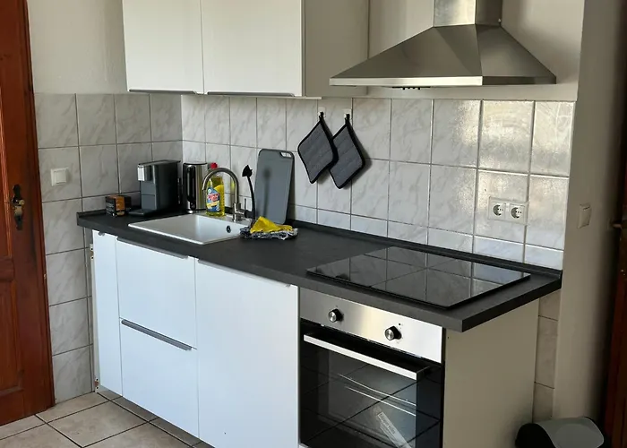 Altbauapartment In Wassernaehe Und Magenta Tv