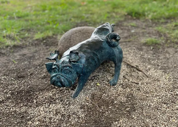 Altbauapartment In Wassernaehe Und Magenta Tv Apartamento *