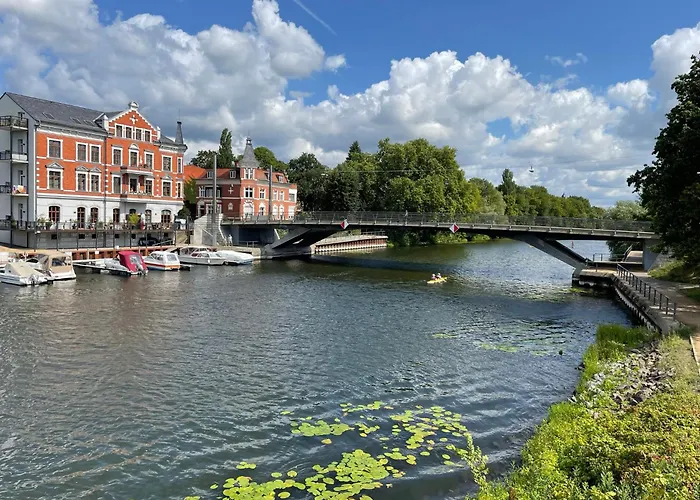 Altbauapartment In Wassernaehe Und Magenta Tv Apartamento *